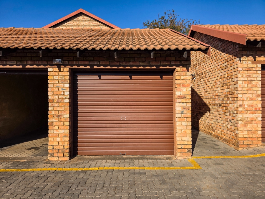 2 Bedroom Property for Sale in Annlin Gauteng