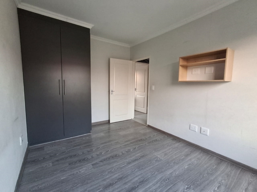 2 Bedroom Property for Sale in Sonneveld Gauteng