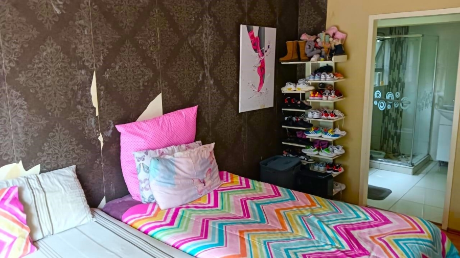 To Let 5 Bedroom Property for Rent in Van Riebeeck Park Gauteng