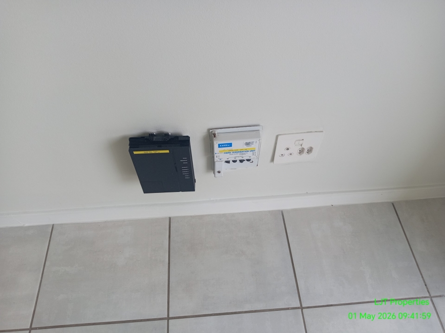 To Let 1 Bedroom Property for Rent in Witfield Gauteng