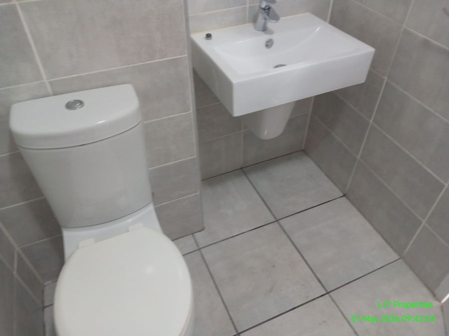 To Let 1 Bedroom Property for Rent in Witfield Gauteng