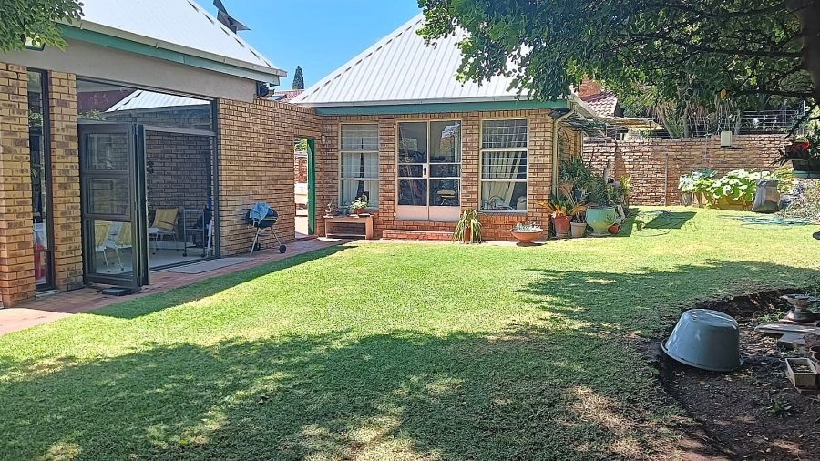 4 Bedroom Property for Sale in Edleen Gauteng