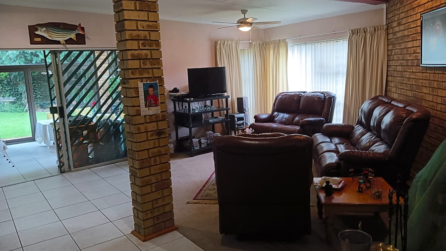 4 Bedroom Property for Sale in Edleen Gauteng
