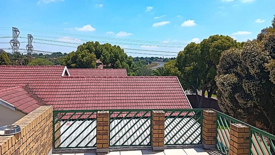 4 Bedroom Property for Sale in Edleen Gauteng