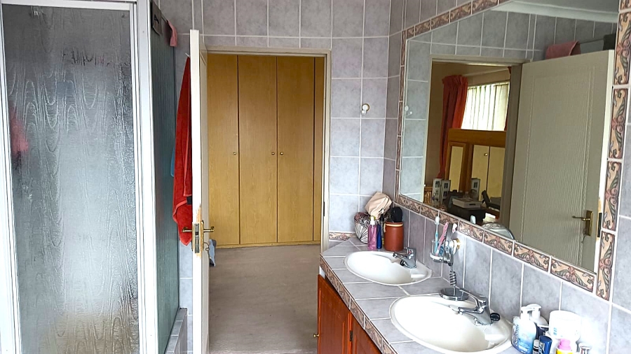 4 Bedroom Property for Sale in Edleen Gauteng