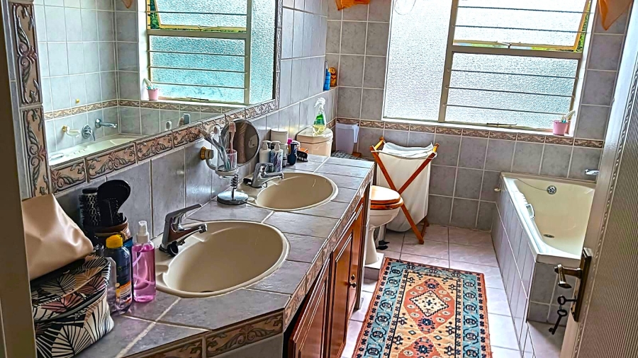 4 Bedroom Property for Sale in Edleen Gauteng