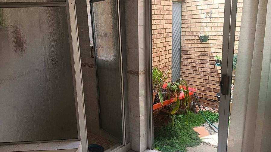 4 Bedroom Property for Sale in Edleen Gauteng