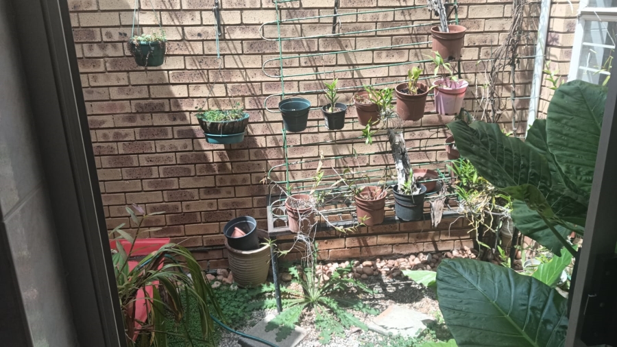 4 Bedroom Property for Sale in Edleen Gauteng