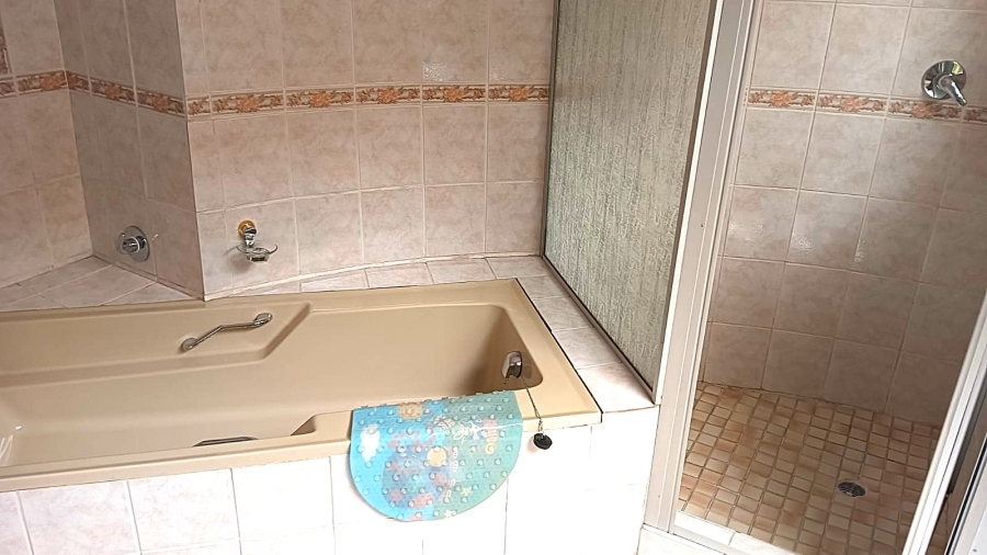 4 Bedroom Property for Sale in Edleen Gauteng