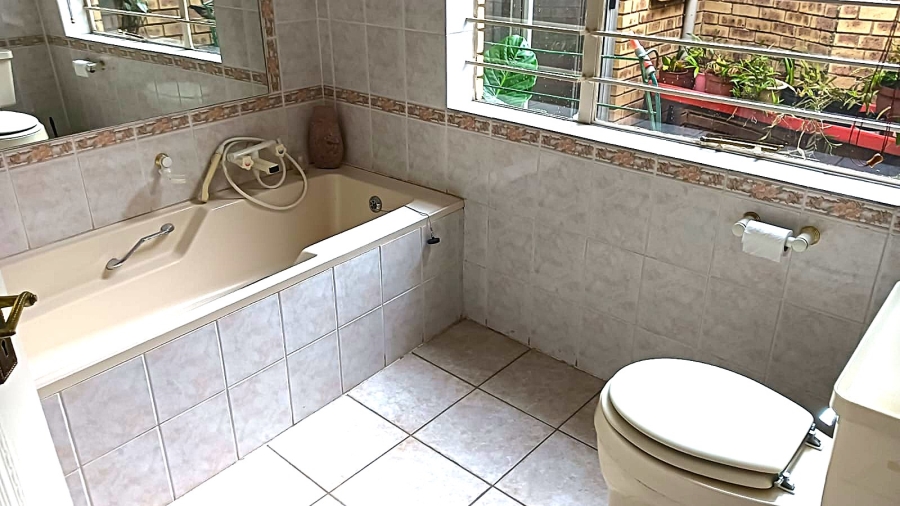 4 Bedroom Property for Sale in Edleen Gauteng