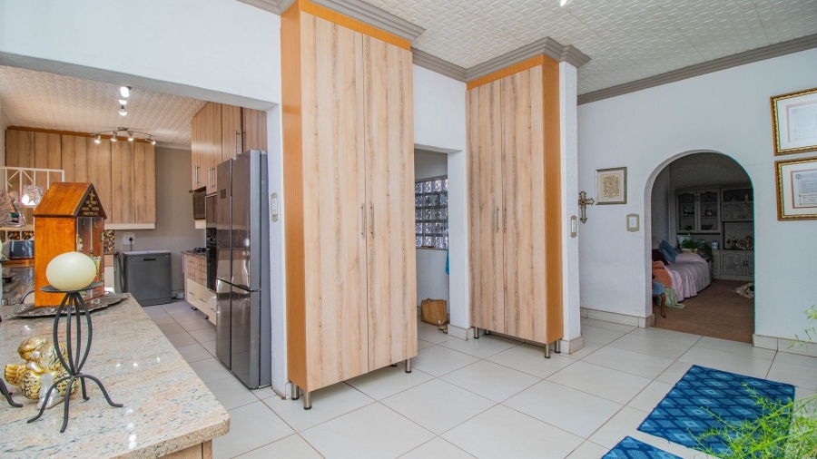 4 Bedroom Property for Sale in Glen Marais Gauteng