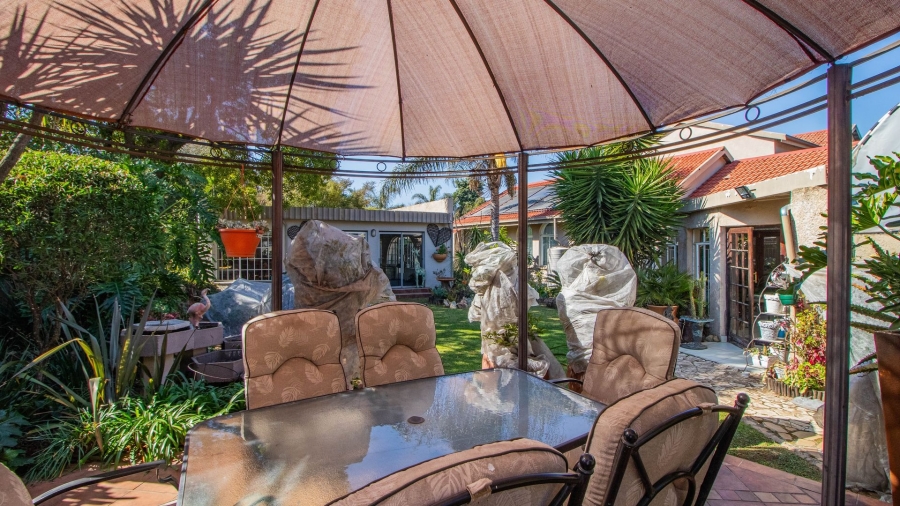 4 Bedroom Property for Sale in Glen Marais Gauteng