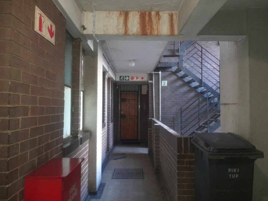 1 Bedroom Property for Sale in Johannesburg Central Gauteng