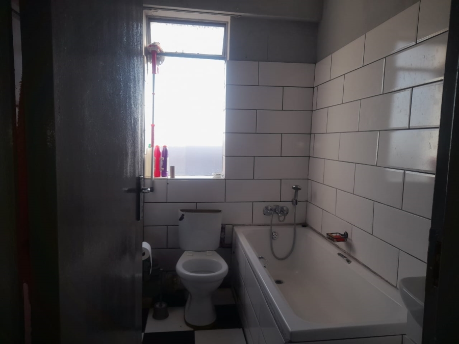 1 Bedroom Property for Sale in Johannesburg Central Gauteng
