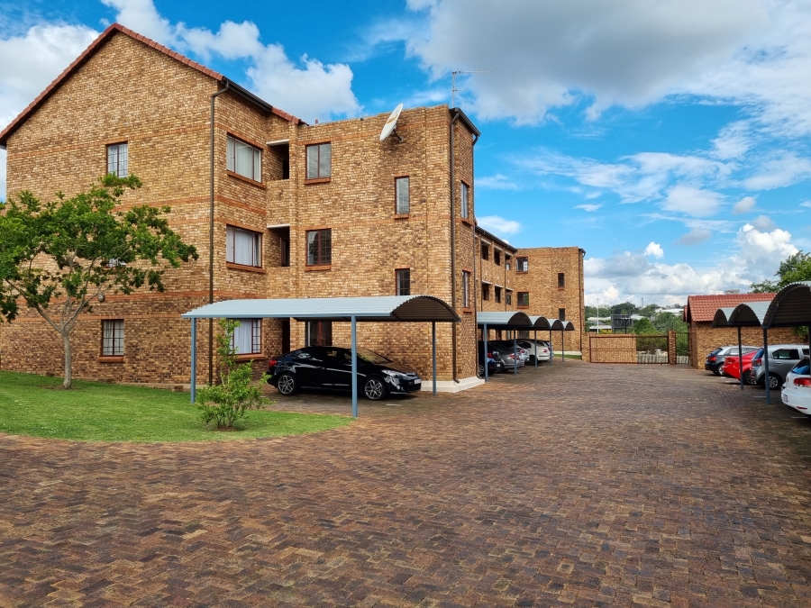 2 Bedroom Property for Sale in Halfway Gardens Gauteng