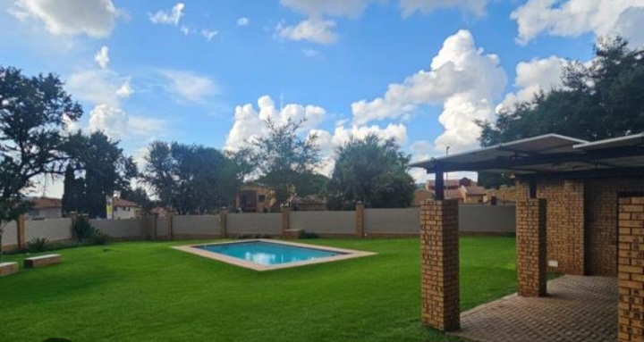 2 Bedroom Property for Sale in Olympus AH Gauteng