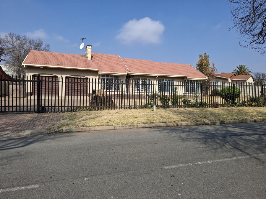 3 Bedroom Property for Sale in Edleen Gauteng