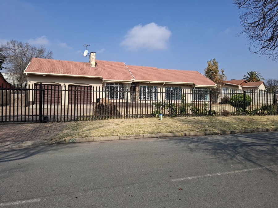 3 Bedroom Property for Sale in Edleen Gauteng