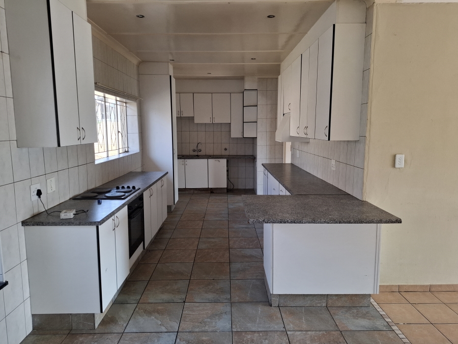 3 Bedroom Property for Sale in Edleen Gauteng