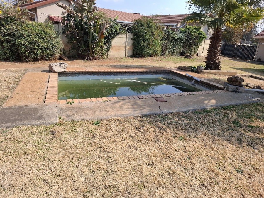 3 Bedroom Property for Sale in Edleen Gauteng