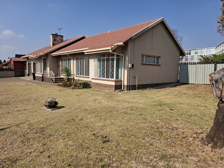 3 Bedroom Property for Sale in Edleen Gauteng