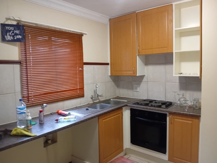 To Let 2 Bedroom Property for Rent in Die Hoewes Gauteng