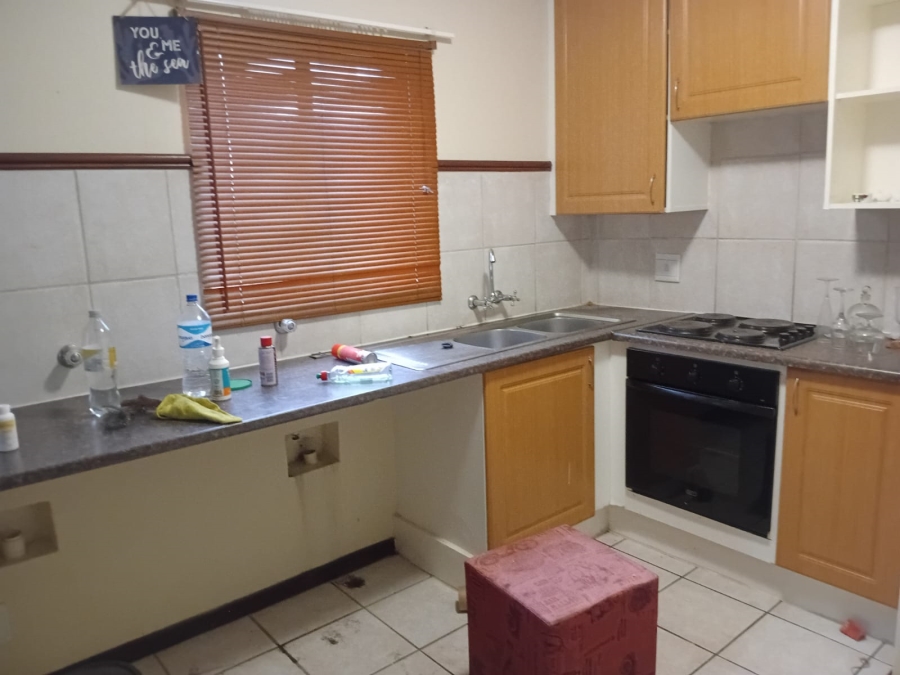 To Let 2 Bedroom Property for Rent in Die Hoewes Gauteng