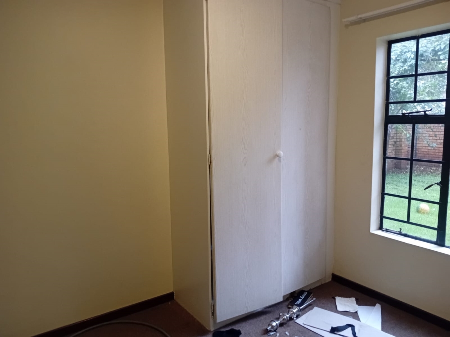 To Let 2 Bedroom Property for Rent in Die Hoewes Gauteng
