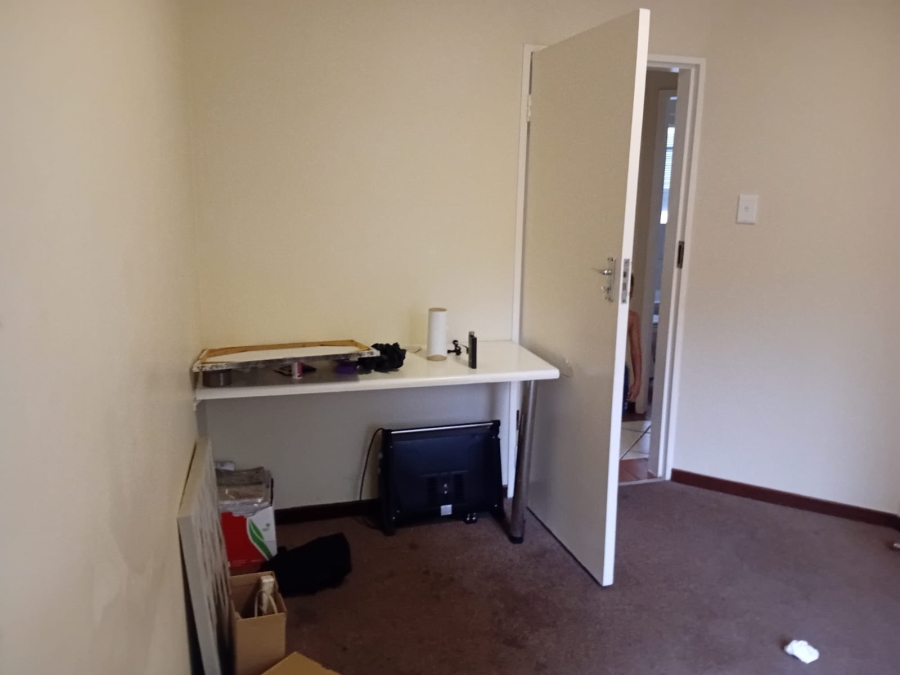 To Let 2 Bedroom Property for Rent in Die Hoewes Gauteng