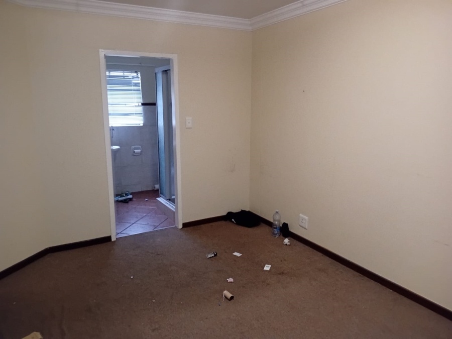 To Let 2 Bedroom Property for Rent in Die Hoewes Gauteng