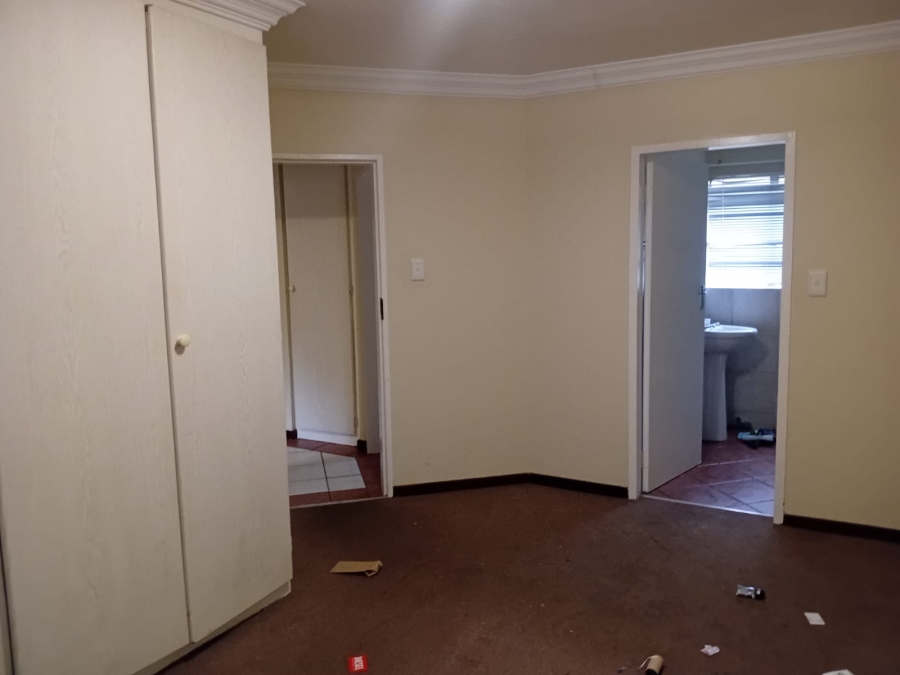 To Let 2 Bedroom Property for Rent in Die Hoewes Gauteng