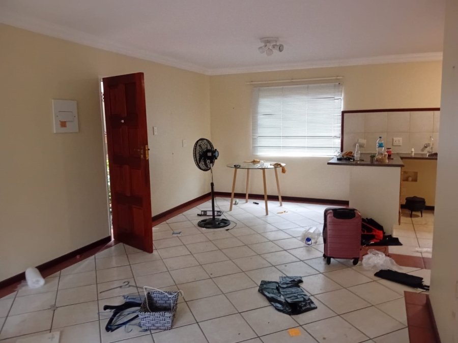 To Let 2 Bedroom Property for Rent in Die Hoewes Gauteng