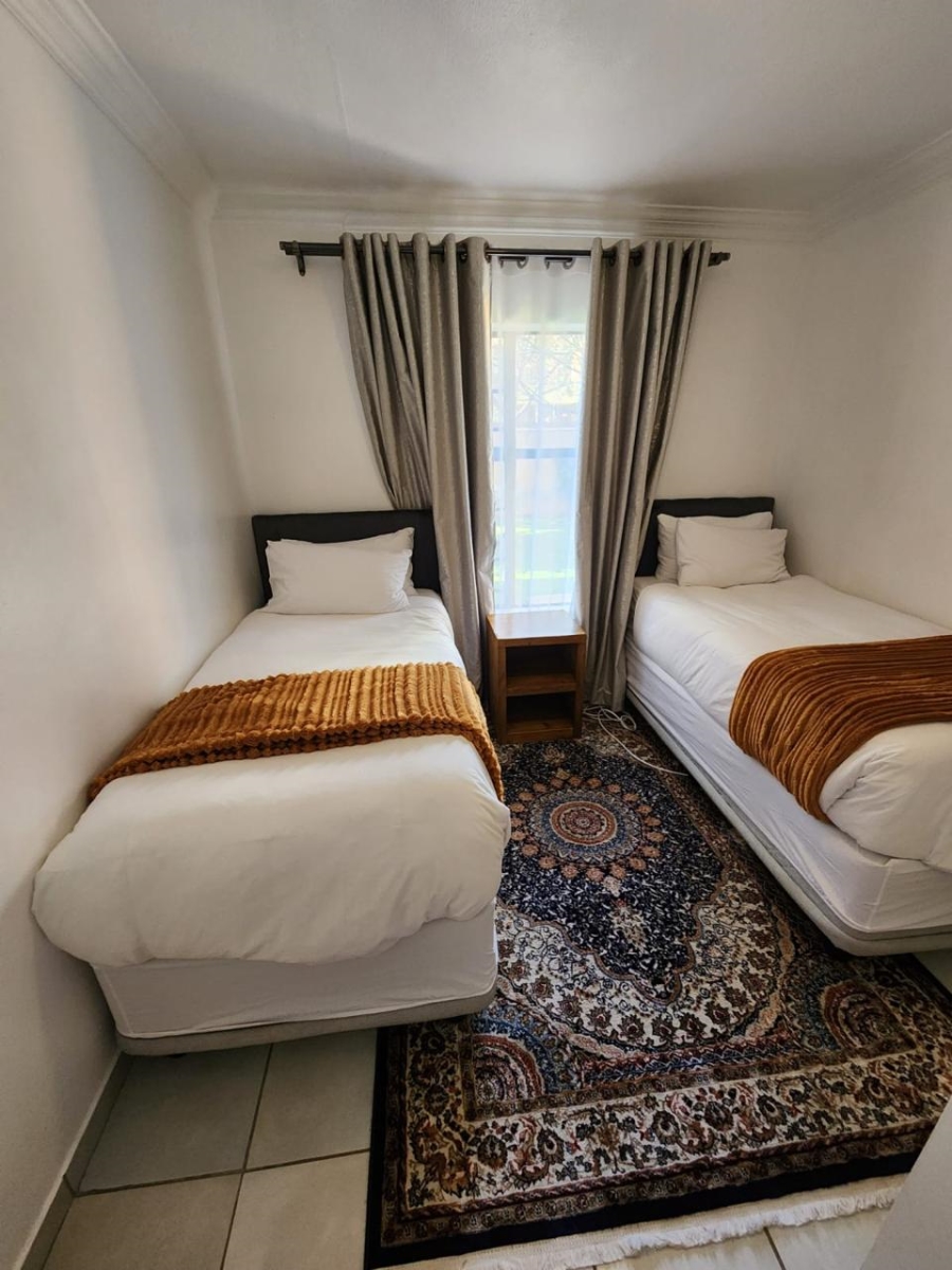 To Let 2 Bedroom Property for Rent in Die Hoewes Gauteng