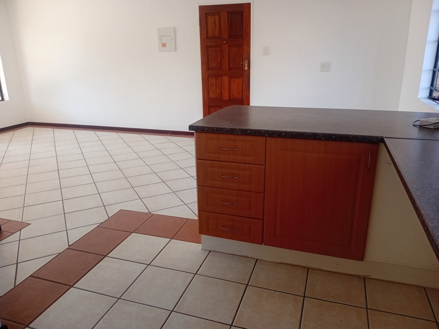 To Let 2 Bedroom Property for Rent in Die Hoewes Gauteng