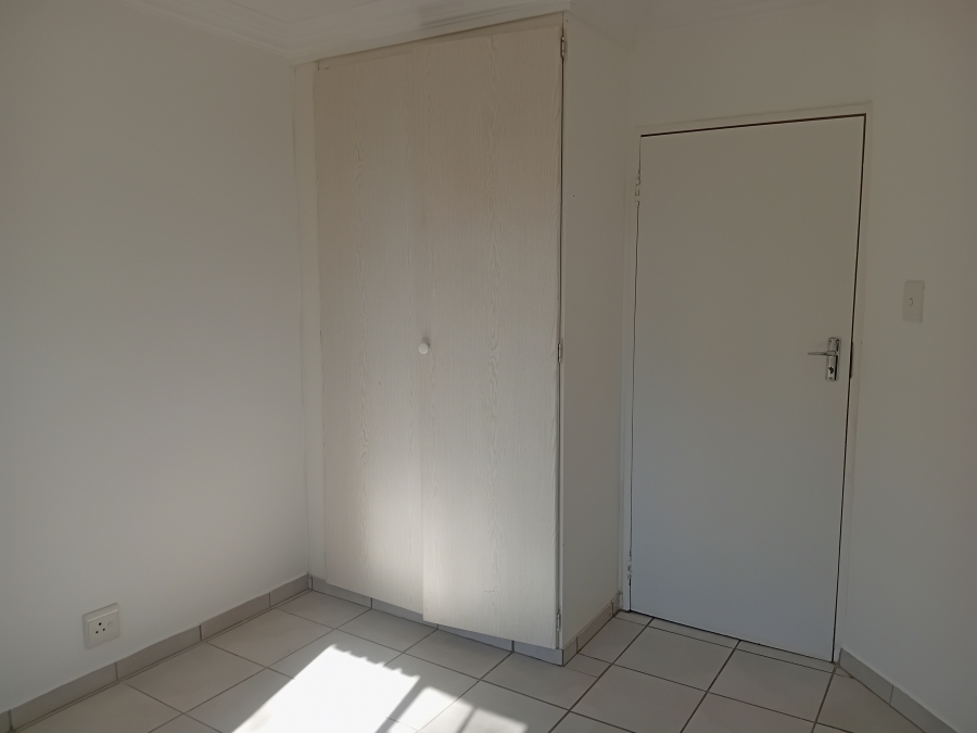 To Let 2 Bedroom Property for Rent in Die Hoewes Gauteng