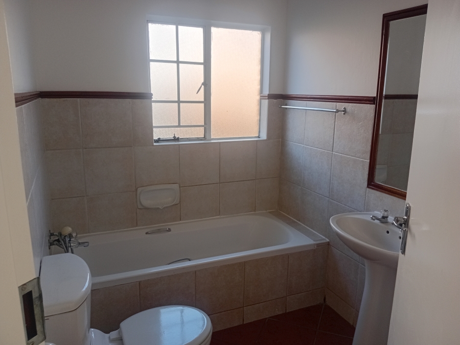 To Let 2 Bedroom Property for Rent in Die Hoewes Gauteng