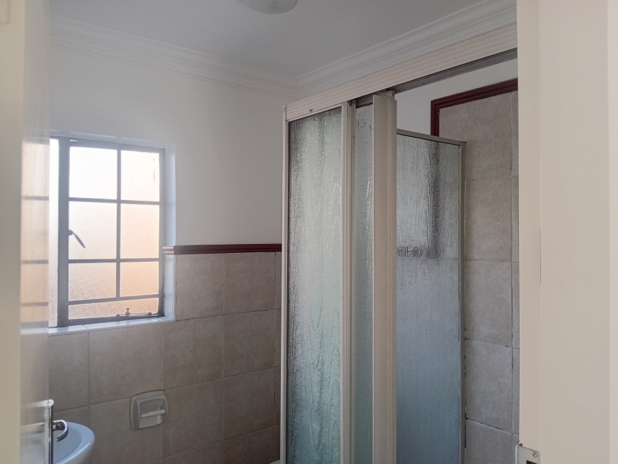To Let 2 Bedroom Property for Rent in Die Hoewes Gauteng