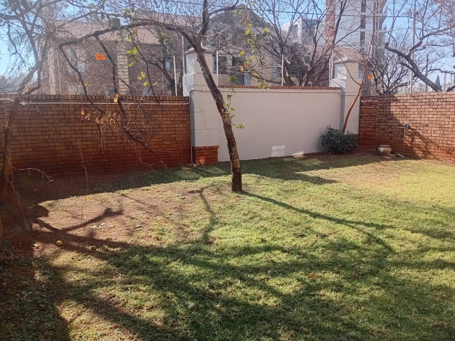 To Let 2 Bedroom Property for Rent in Die Hoewes Gauteng
