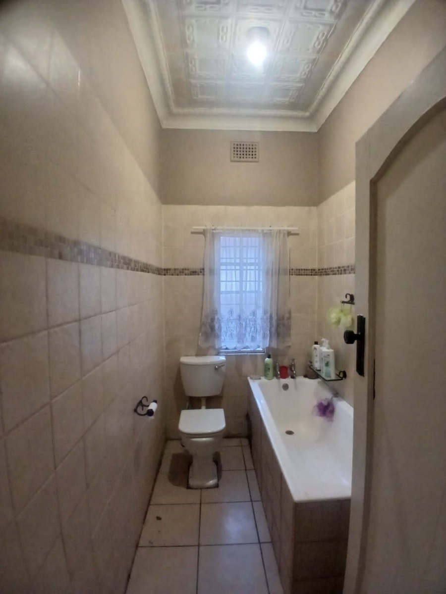 4 Bedroom Property for Sale in Wentworth Park Gauteng