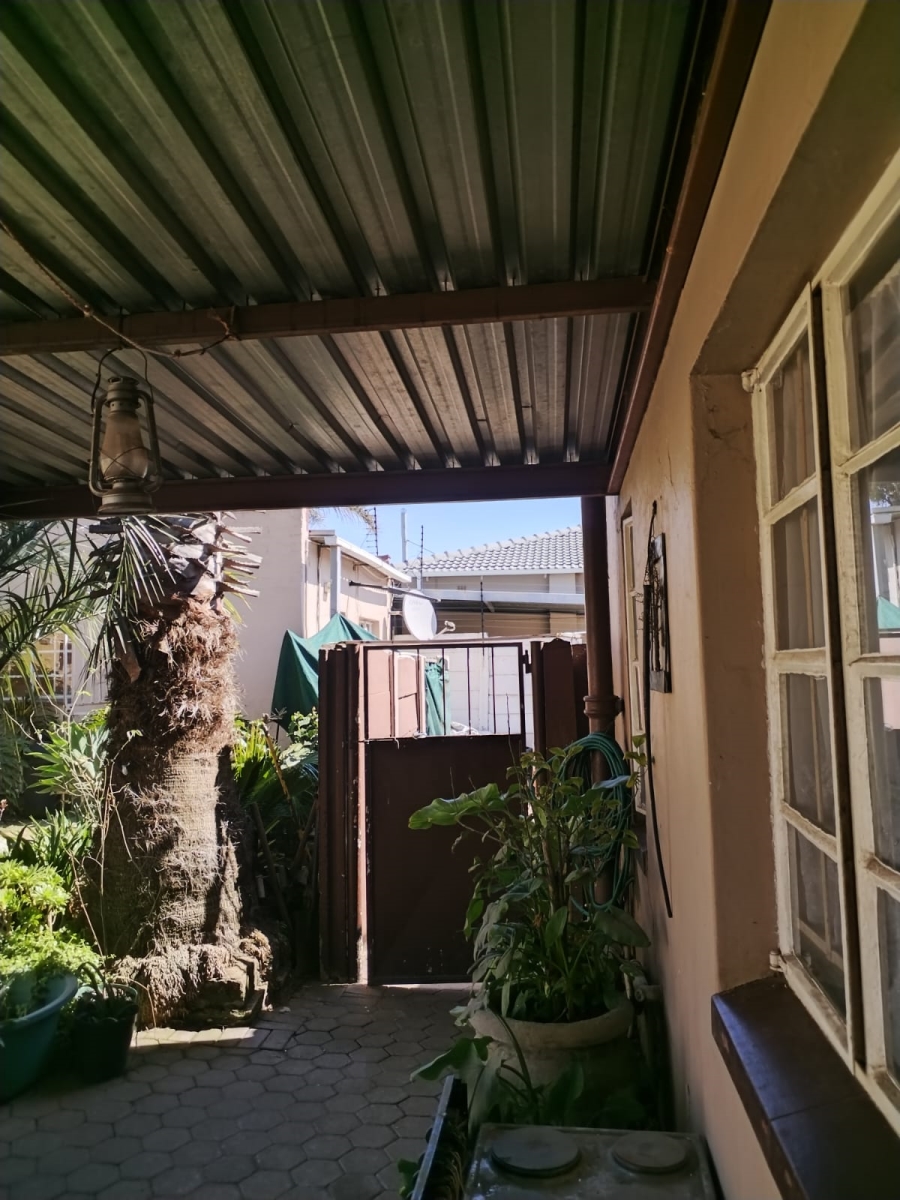 4 Bedroom Property for Sale in Wentworth Park Gauteng