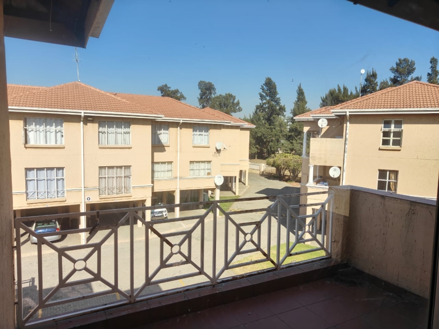 To Let 2 Bedroom Property for Rent in Three Rivers Proper Gauteng