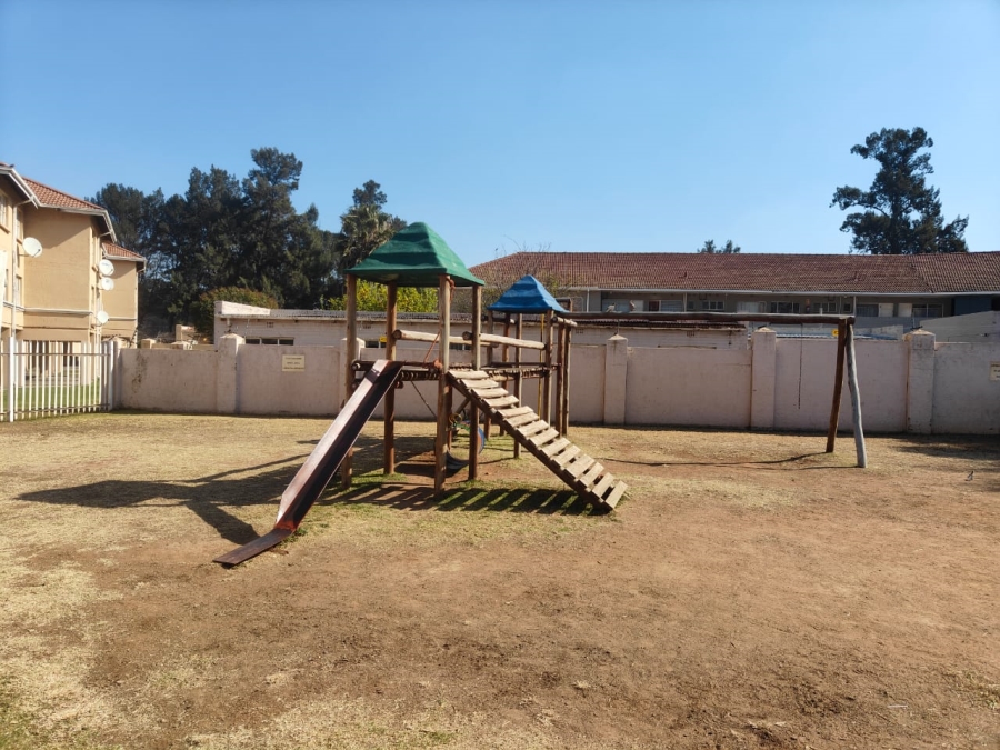 To Let 2 Bedroom Property for Rent in Three Rivers Proper Gauteng