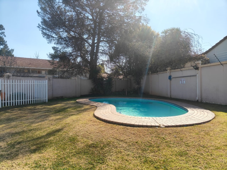 To Let 2 Bedroom Property for Rent in Three Rivers Proper Gauteng