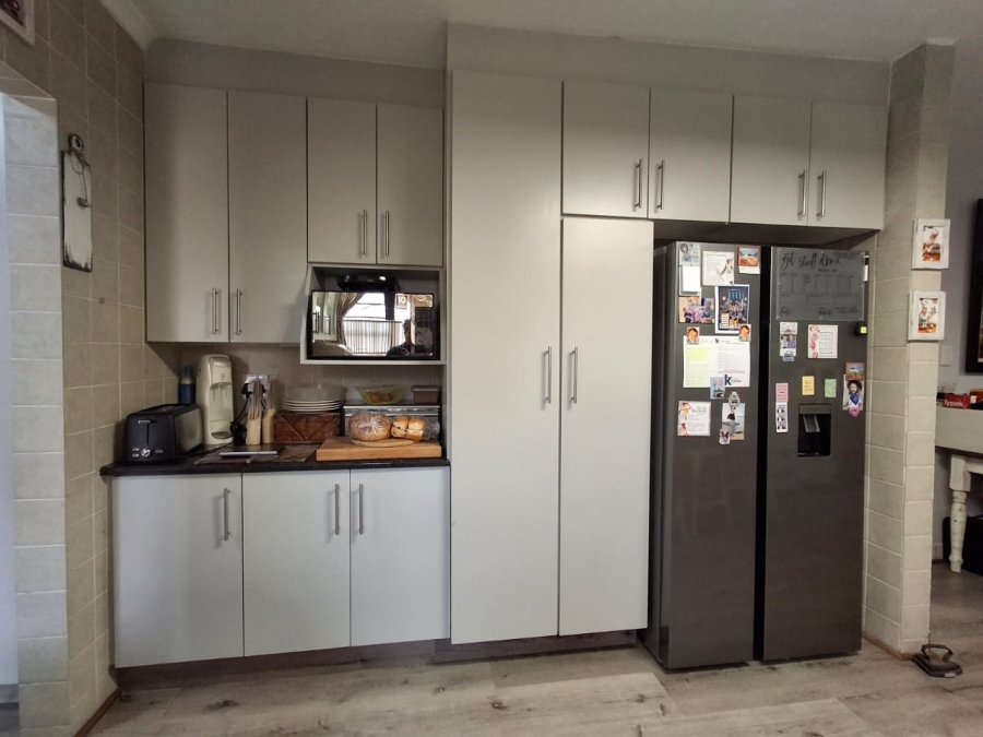 3 Bedroom Property for Sale in Sonneveld Gauteng