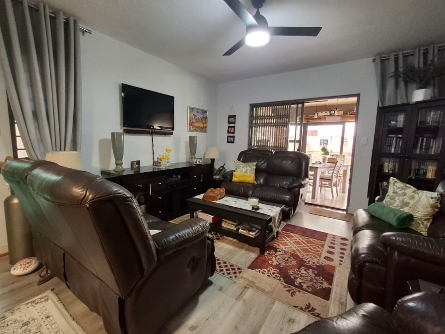 3 Bedroom Property for Sale in Sonneveld Gauteng