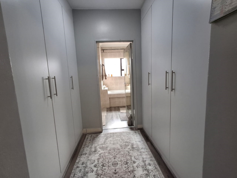 3 Bedroom Property for Sale in Sonneveld Gauteng