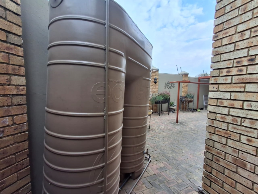 3 Bedroom Property for Sale in Sonneveld Gauteng