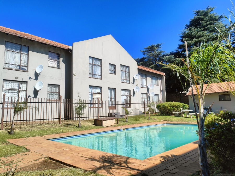 2 Bedroom Property for Sale in La Montagne Gauteng