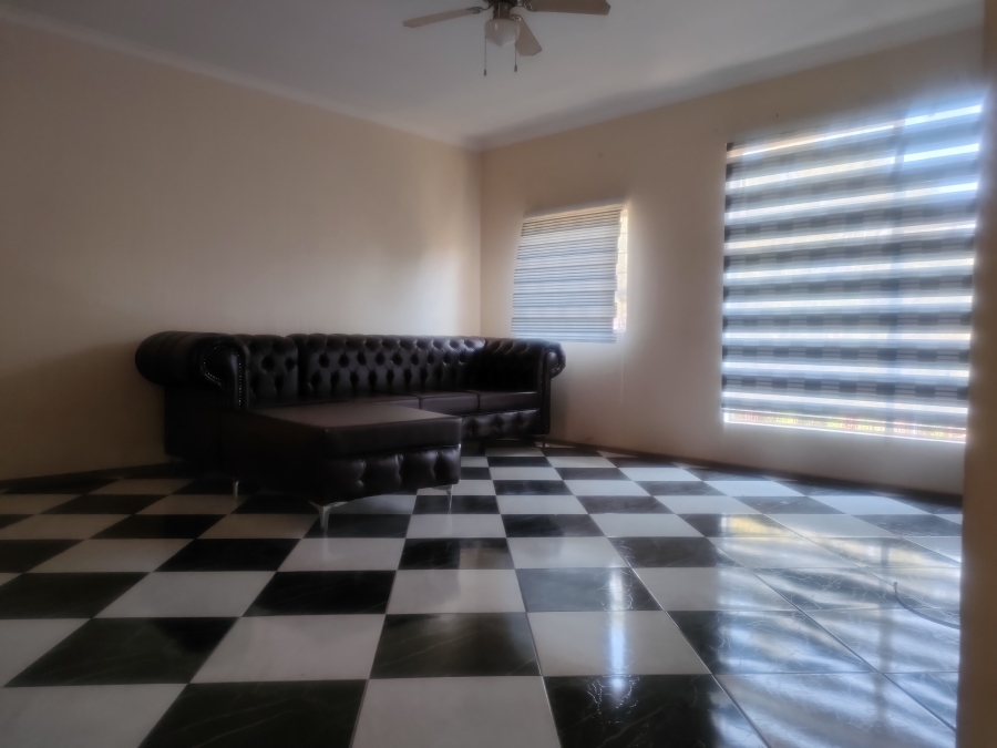 2 Bedroom Property for Sale in La Montagne Gauteng