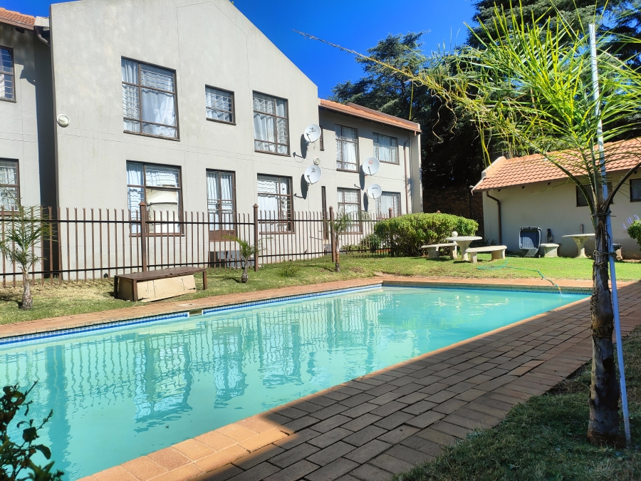 2 Bedroom Property for Sale in La Montagne Gauteng